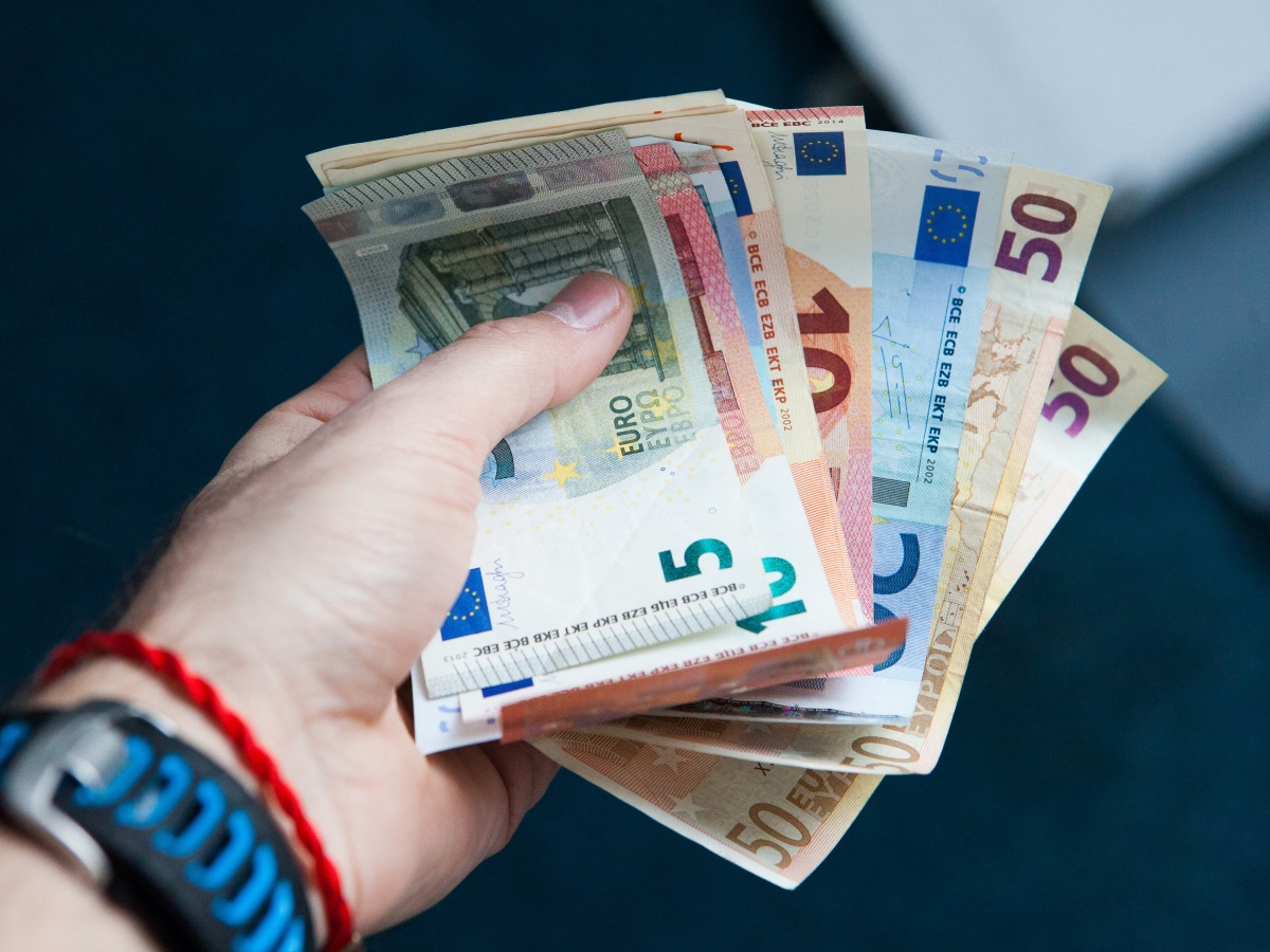 peniaze, euro, hypotéky