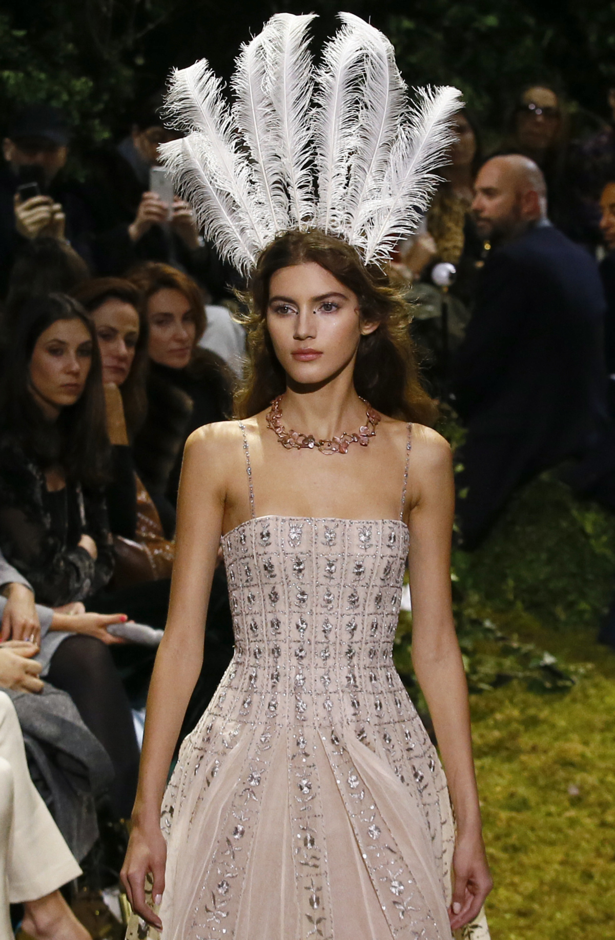 Modelka na prehliadke Christian Dior Haute Couture - jar-leto 2017.