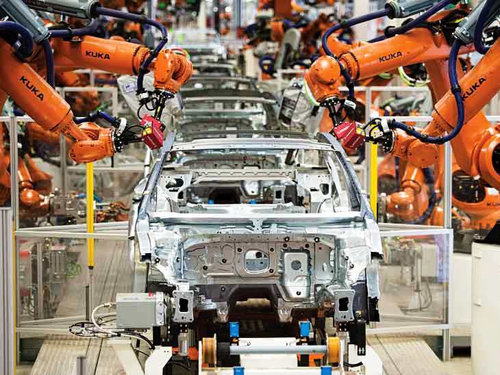 VW Passat, vyrábaný v nemeckom Emdene, sa bude musieť presunúť do Českej republiky. Vytvorí tým priestor pre produkciu elektromobilov.