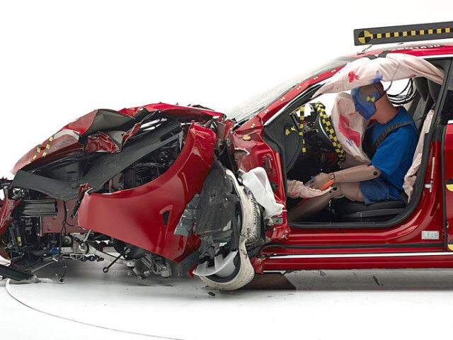 IIHS - crashtest 2017 Tesla Model S