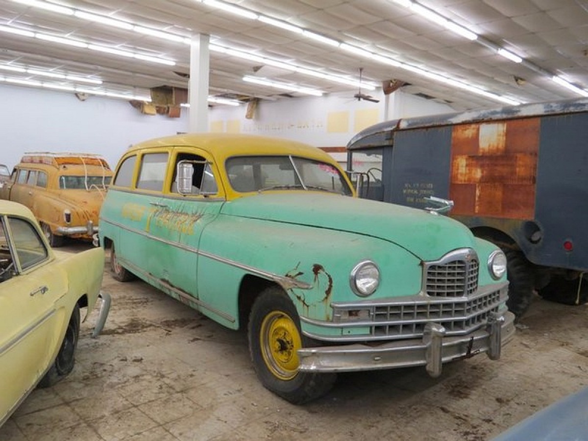 Ron Hackenberger Collection - zbierka áut USA