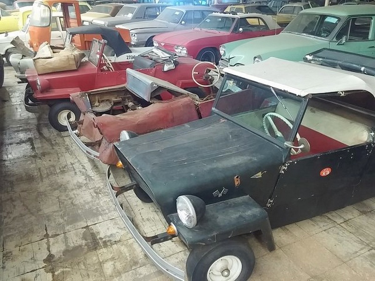 Ron Hackenberger Collection - zbierka áut USA