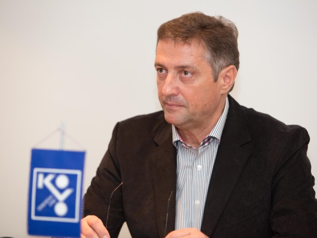 oz kovo emil machyna