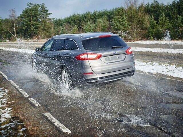 Ford chce navigačné údaje o polohe výtlkov zdieľať s ďalšími vodičmi.