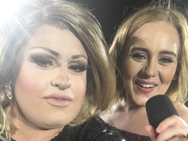 Speváčka Adele a austrálsky transvestita Feminem. 