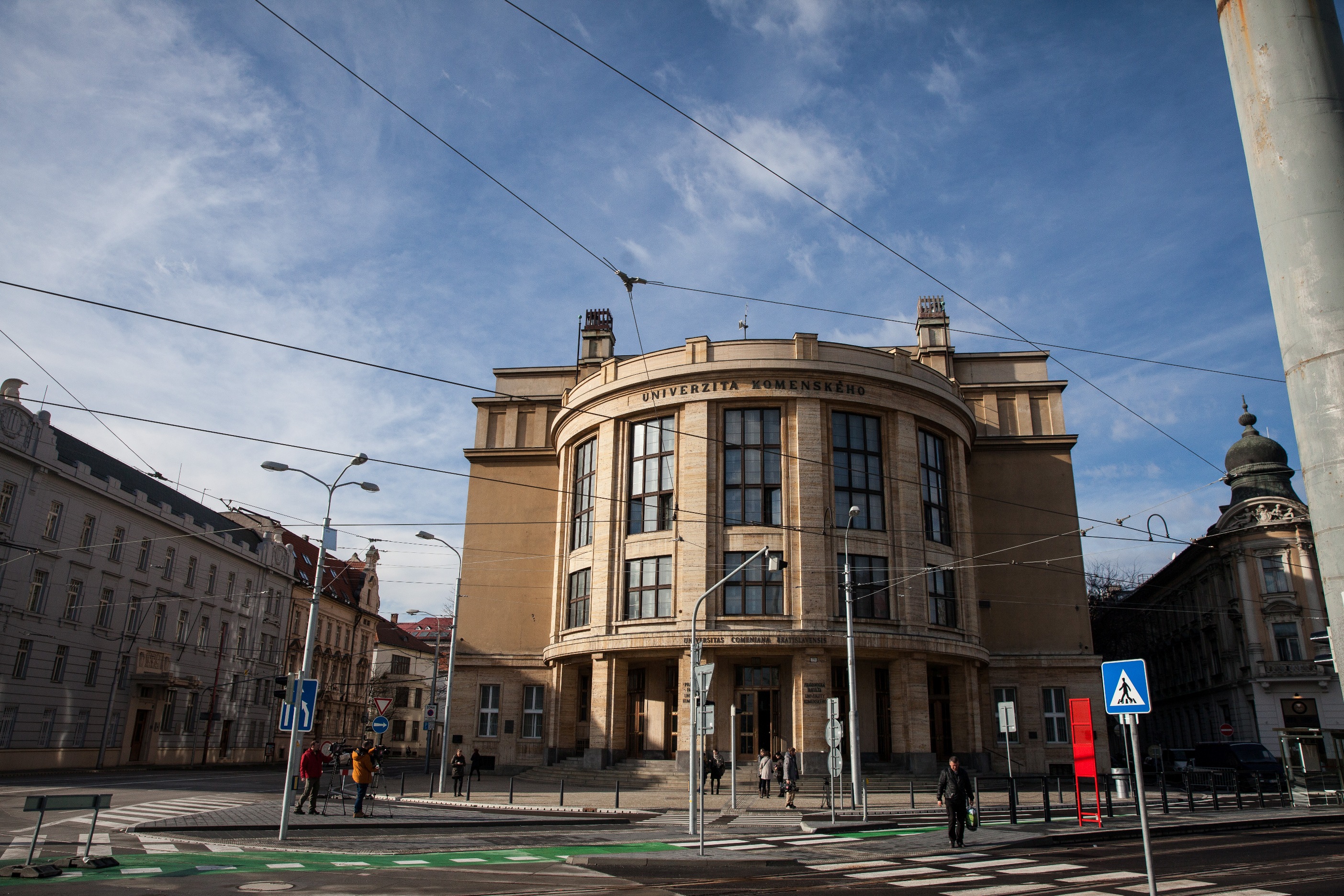 Univerzita Komenského v Bratislave.