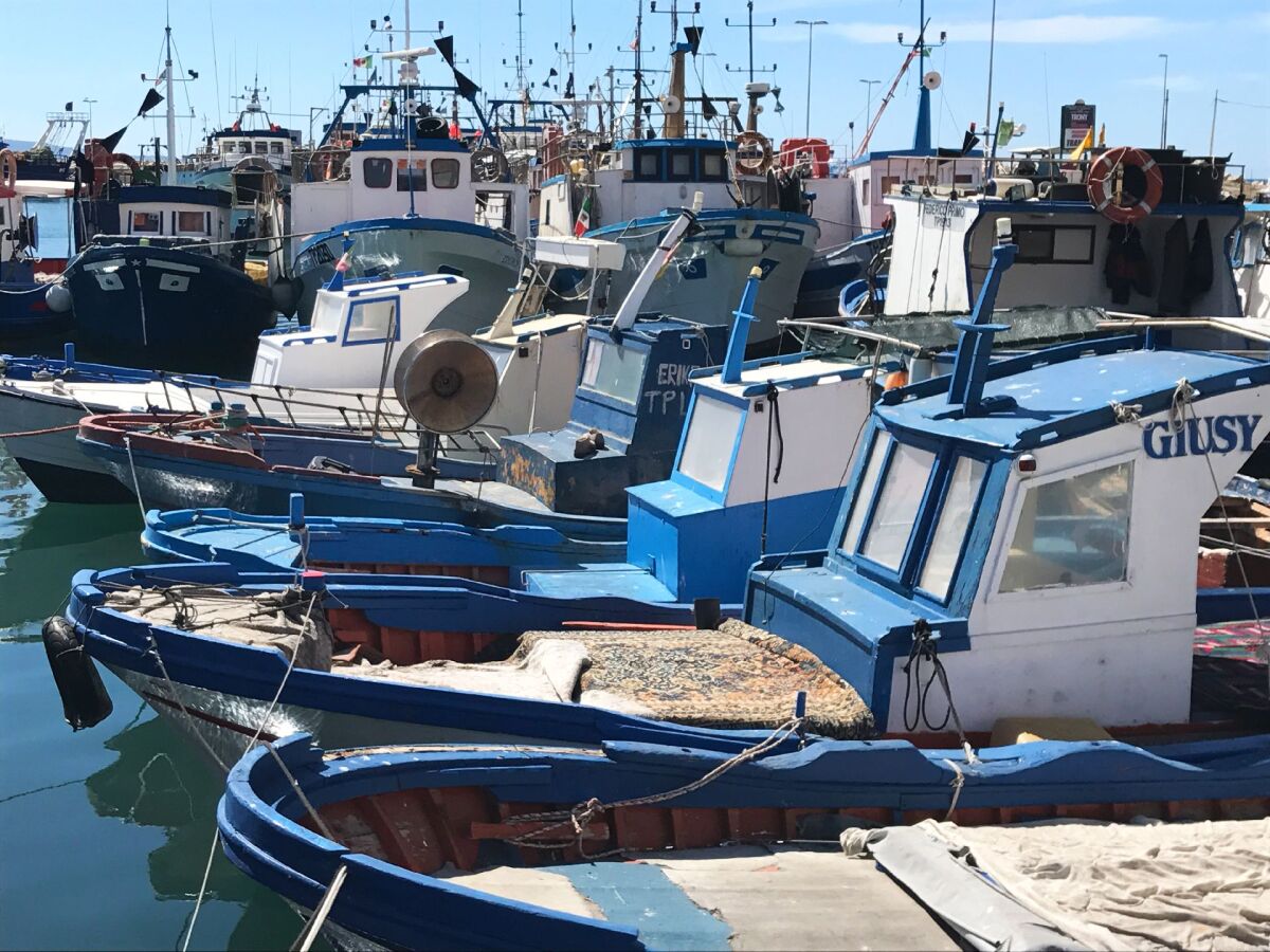 Trapani, Sicília, Taliansko, lode, loďky, prístav, člny