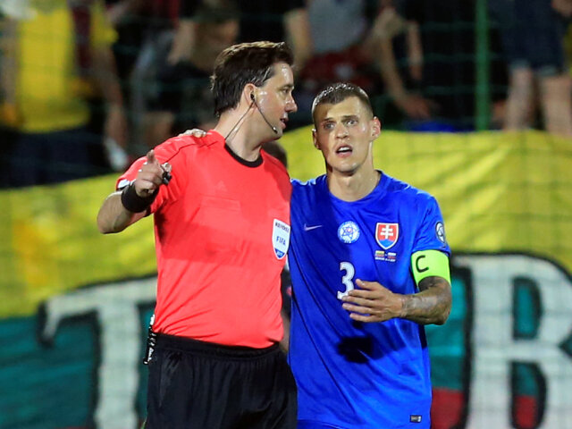 Martin Škrtel, Manuel Gräfe