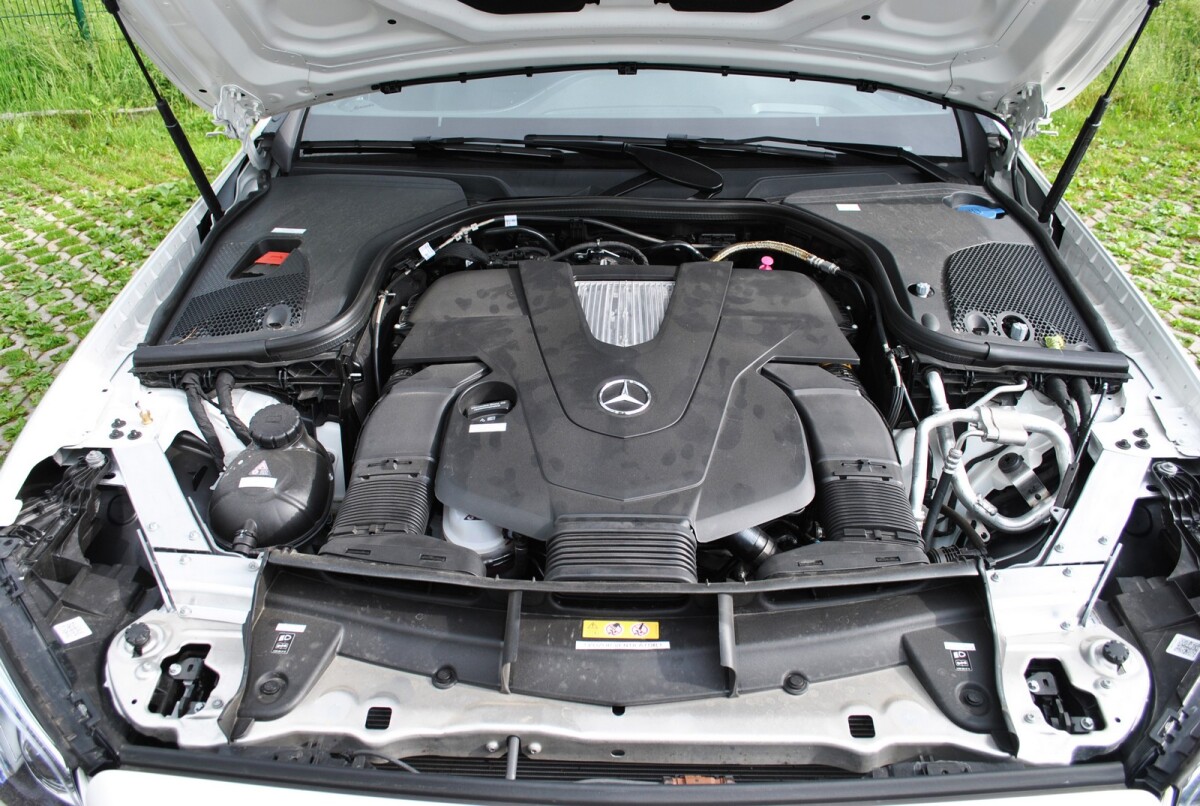Mercedes E400 4MATIC kupé