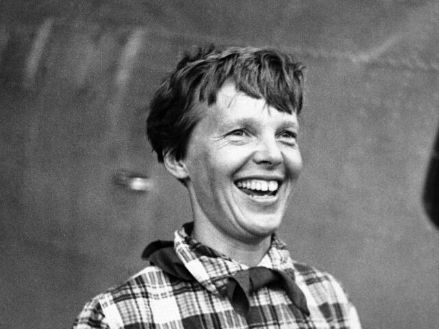 Na snímke z júna 1937 Amelia Earhartová.