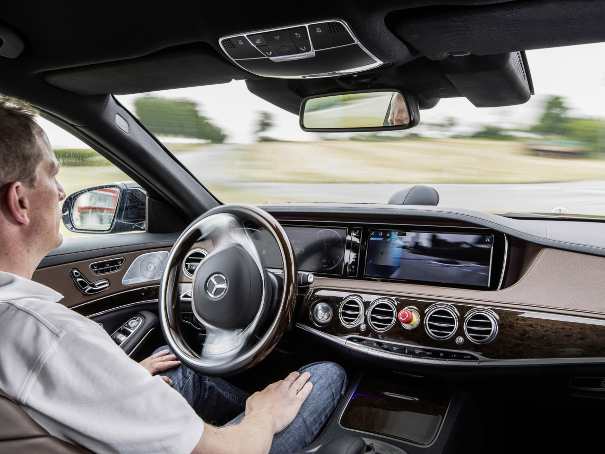 Mercedes-Benz S 500 INTELLIGENT DRIVE