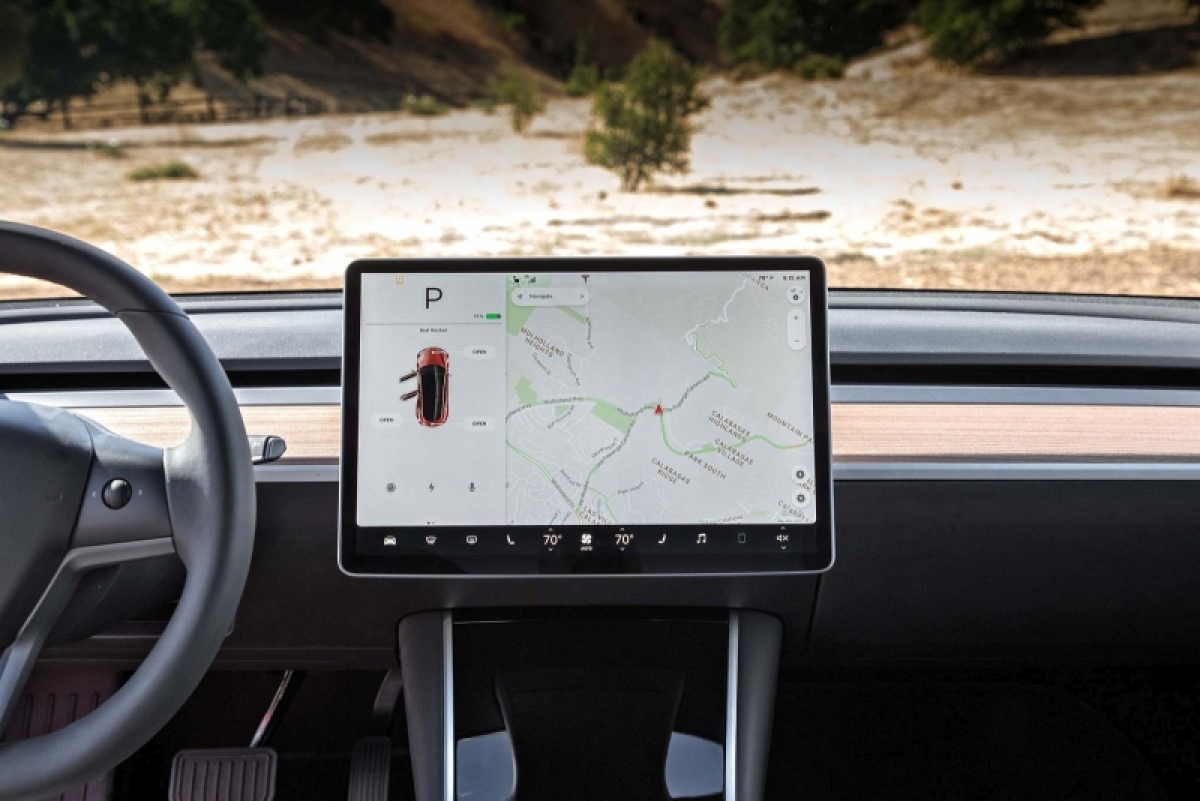 Tesla Model 3 - 2017