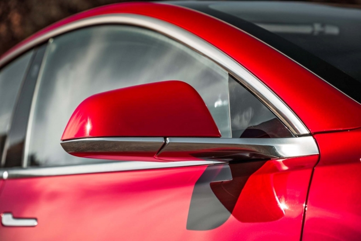 Tesla Model 3 - 2017