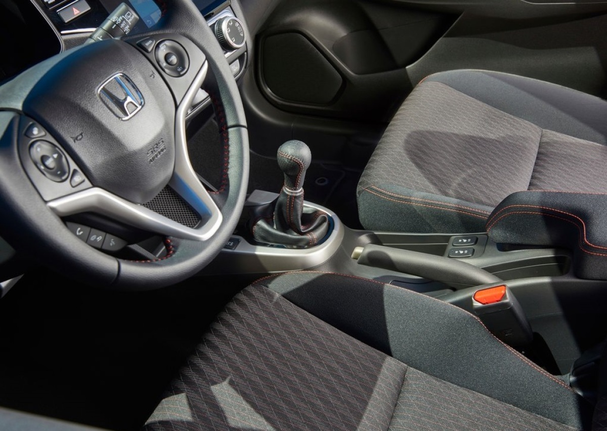 Honda-Jazz-2018-1024-0a
