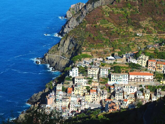 Z Riomaggiore sa Cestou lásky dostanete až do Manaroly.
