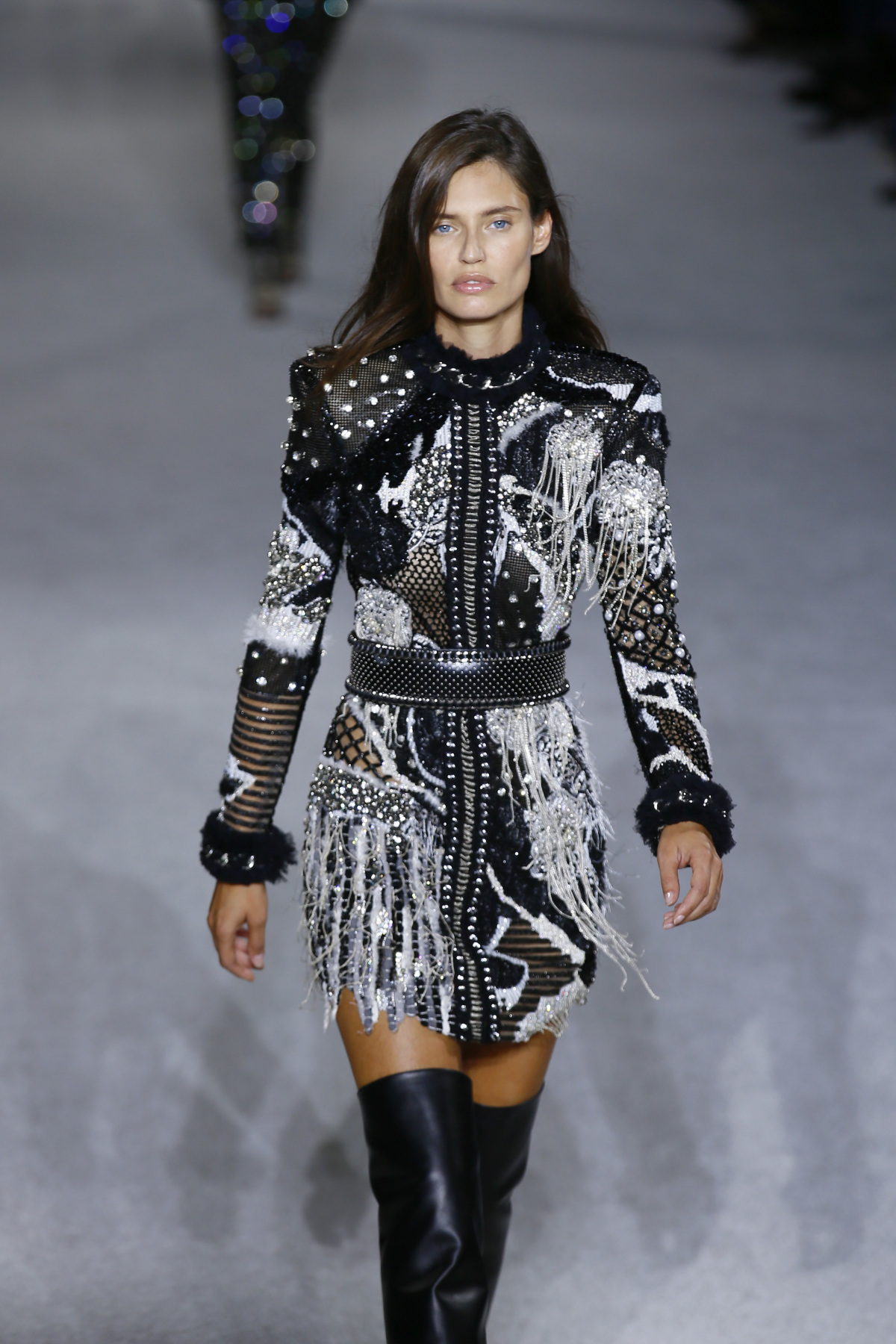 Modelka Bianca Balti na prehliadke Balmain Jar/Leto 2018.