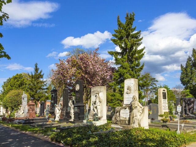 Zentranfriedhof, cintorín, hroby, dušičky, Viedeň