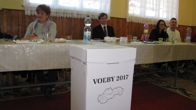 Volebná miestnosť v Ondrašovciach.