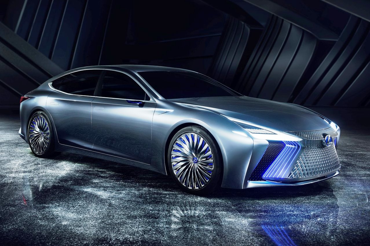 Vretenovú prednú masku doviedol Lexus pri koncepte LS+ do gigantických rozmerov. Jej výplet sa pritom dokáže uzatvárať. Futuristicky pôsobí aj svetelná technika.