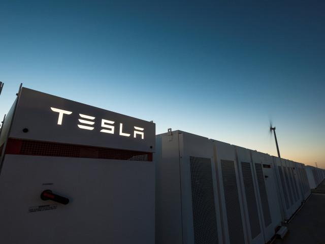 Austrália, Tesla, batéria