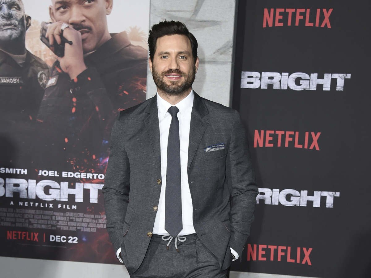 Herec Edgar Ramirez na premiére novinky Netflix pod názvom Bright.