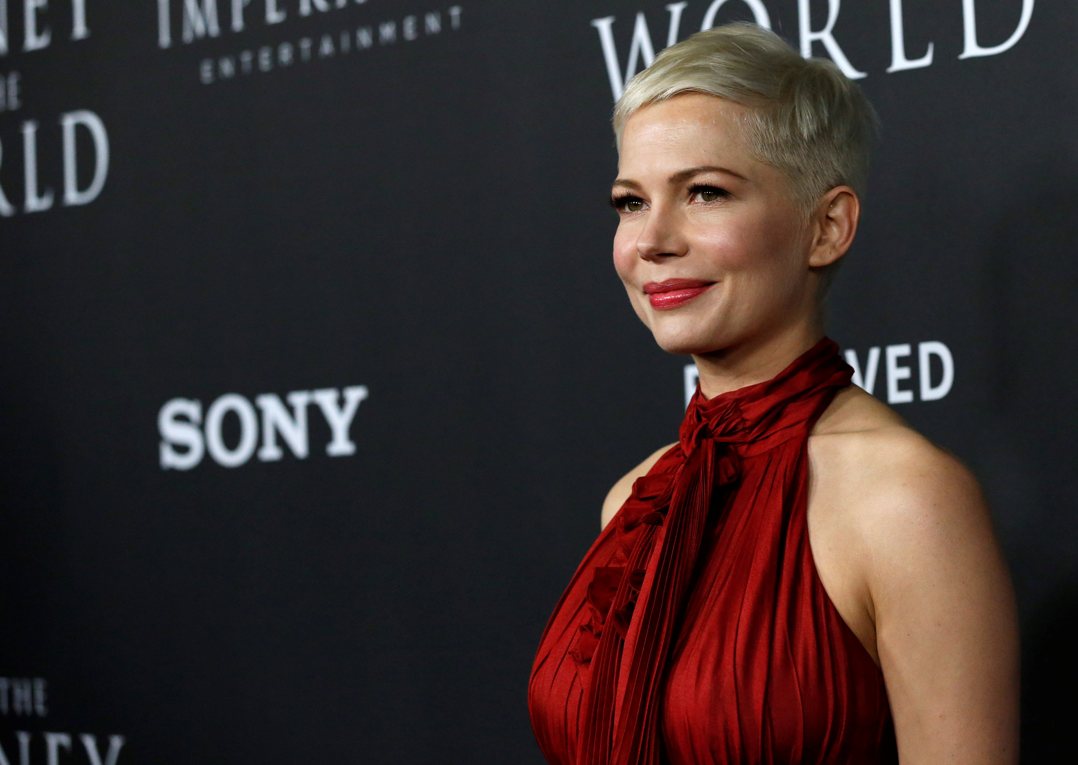 Michelle Williams na aktuálne fotogrfaii - na premiére filmu Všetky prachy sveta v Beverly Hills.