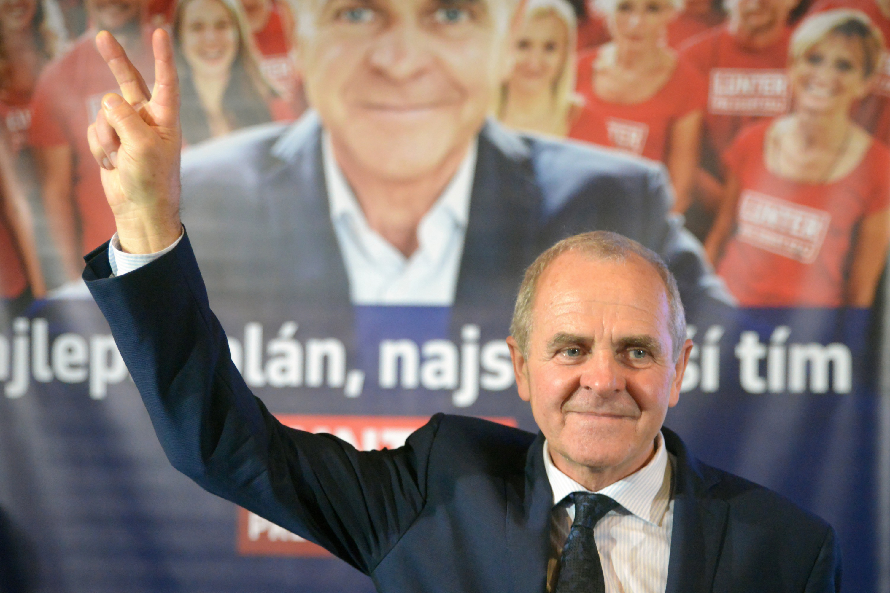 V Banskobystrickom kraji za župana zvolili Jána Luntera.