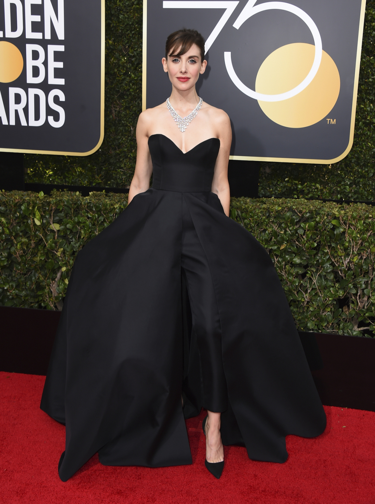 Herečka Alison Brie v kreácii Zoulias.