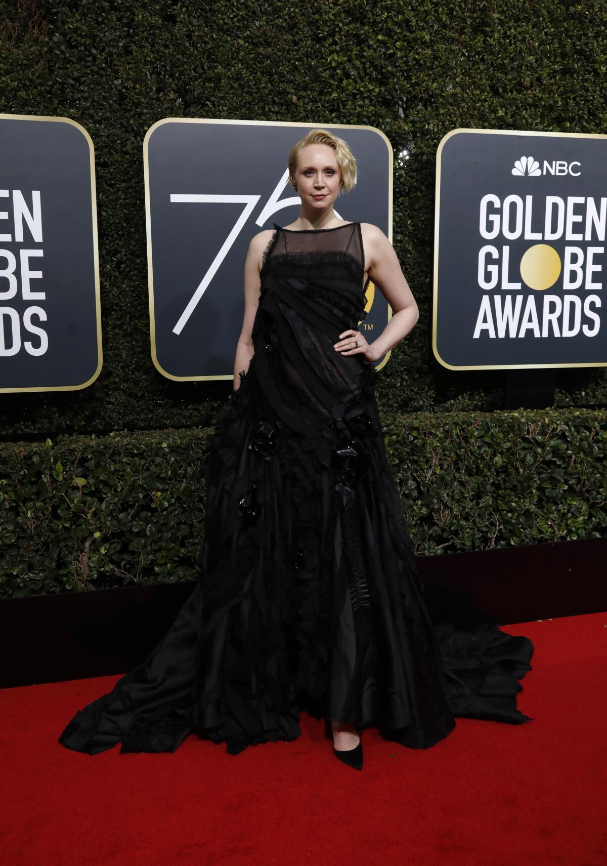 Herečka Gwendoline Christie v šatách od Gilesa Deacona.