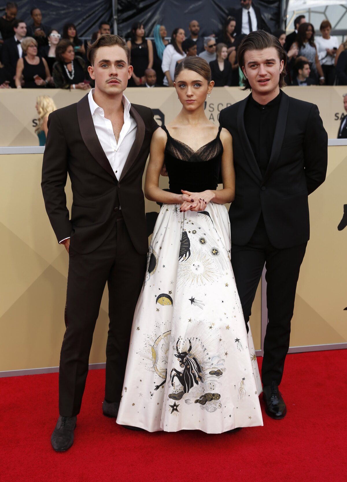Dacre Montgomery, Natalia Dyer a Joe Keery