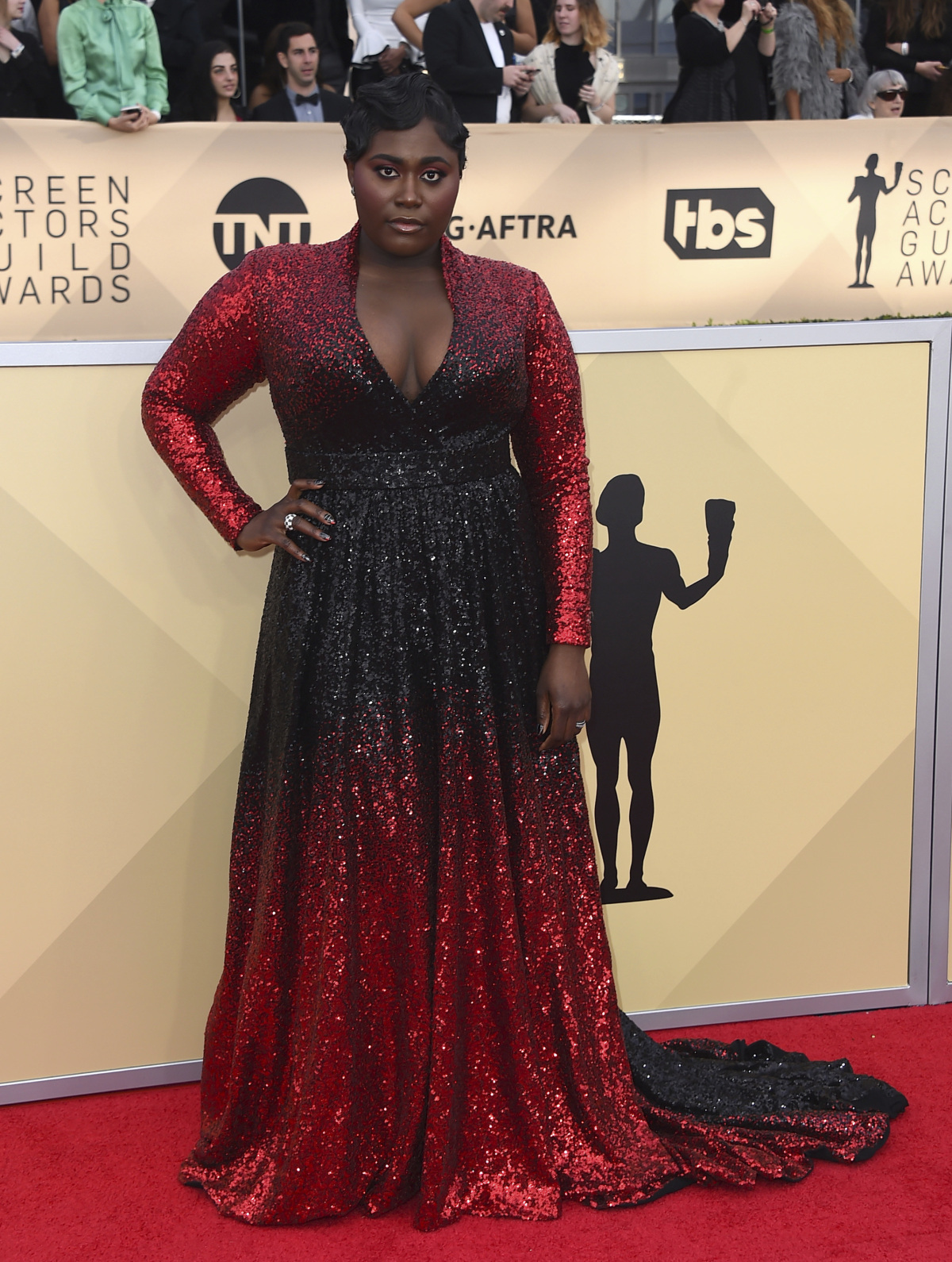 Herečka Danielle Brooks si obliekla model Marc Bouwer.
