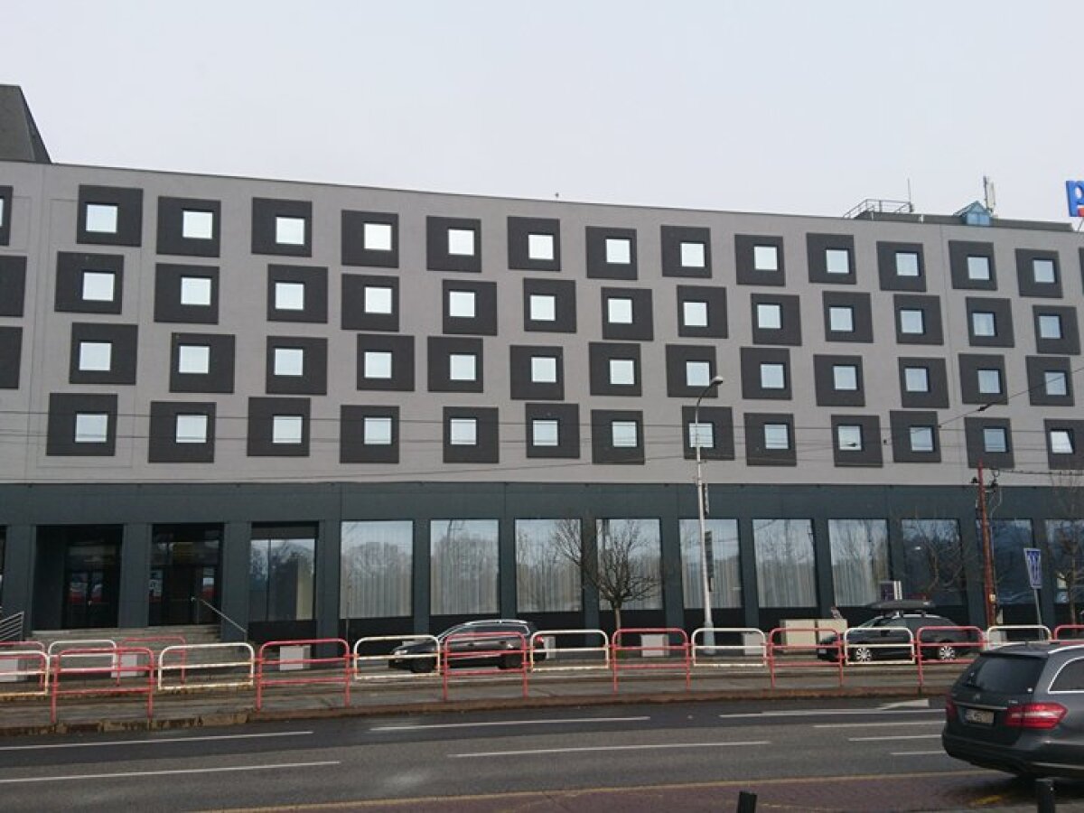 hotel, danube, park inn, fasáda, bratislava