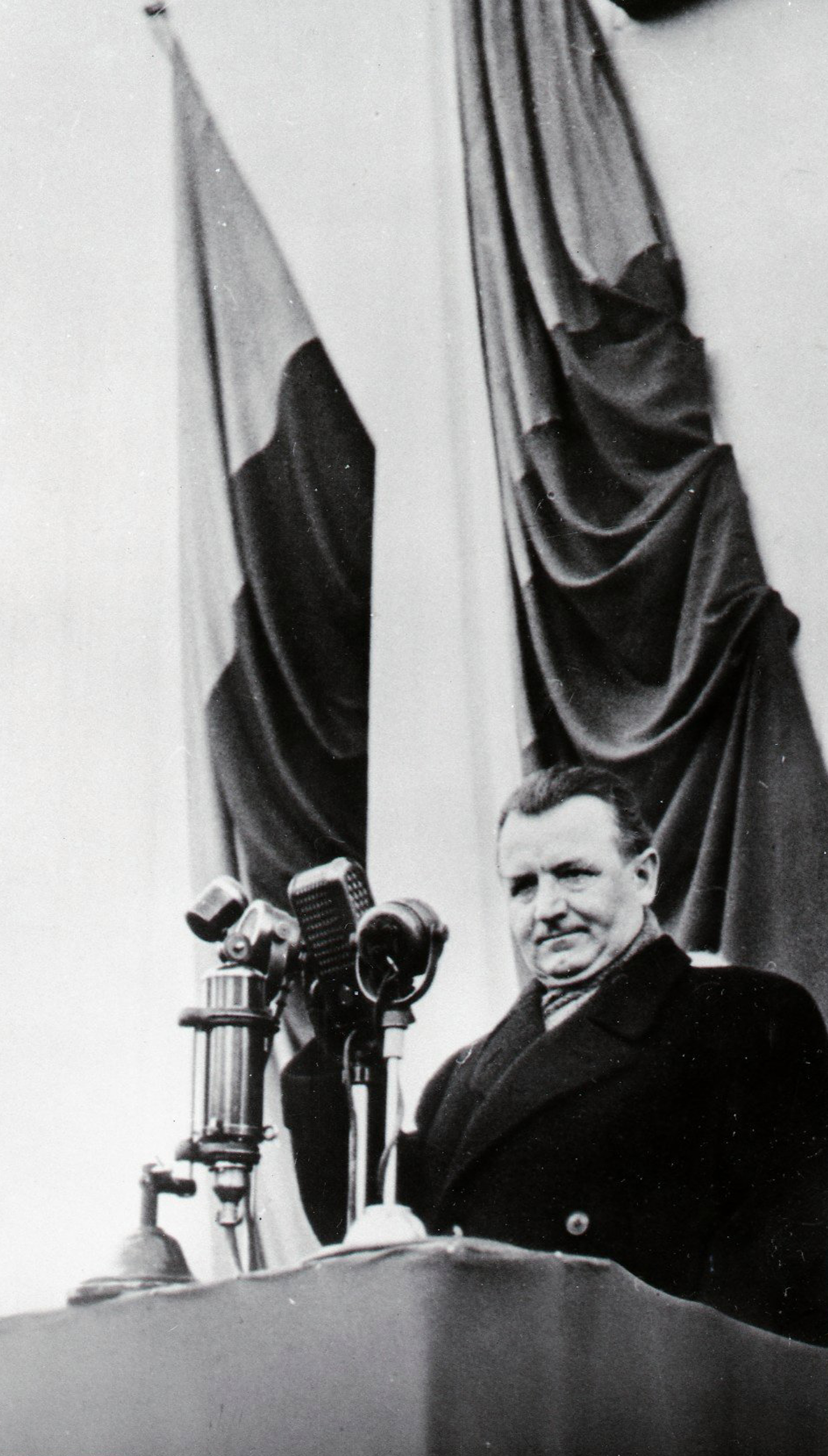 Klement Gottwald pri prejave na Václavskom námestí 25. februára 1948.