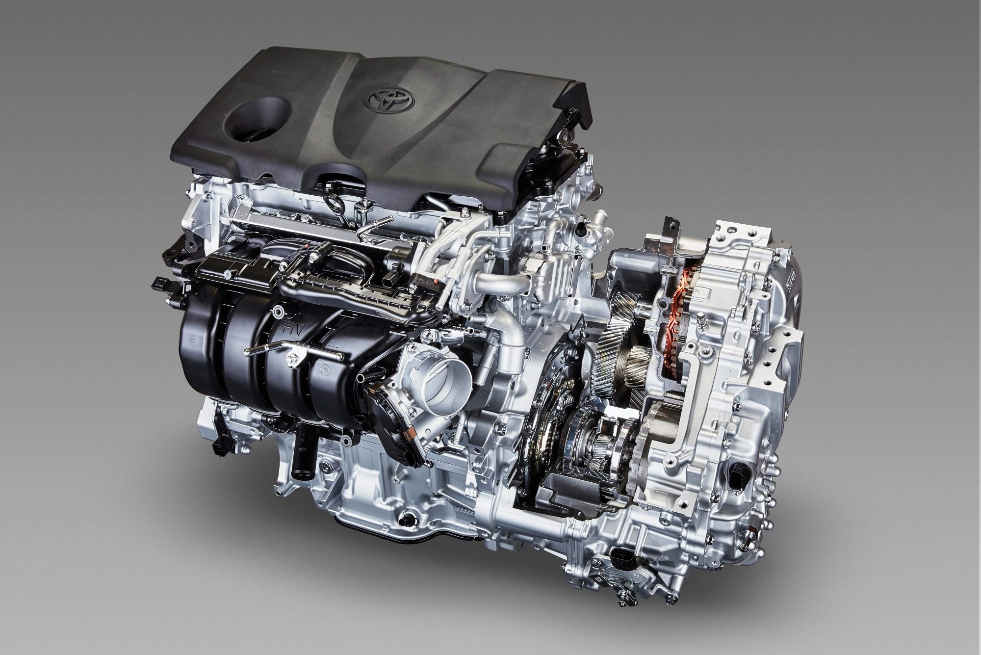 Nový 4-valec Dynamic Force bude mať kompresný pomer 13 : 1 a v hybridnej sústave až 14 : 1. Je to podobné ako pri motoroch Mazda Skyactiv G.