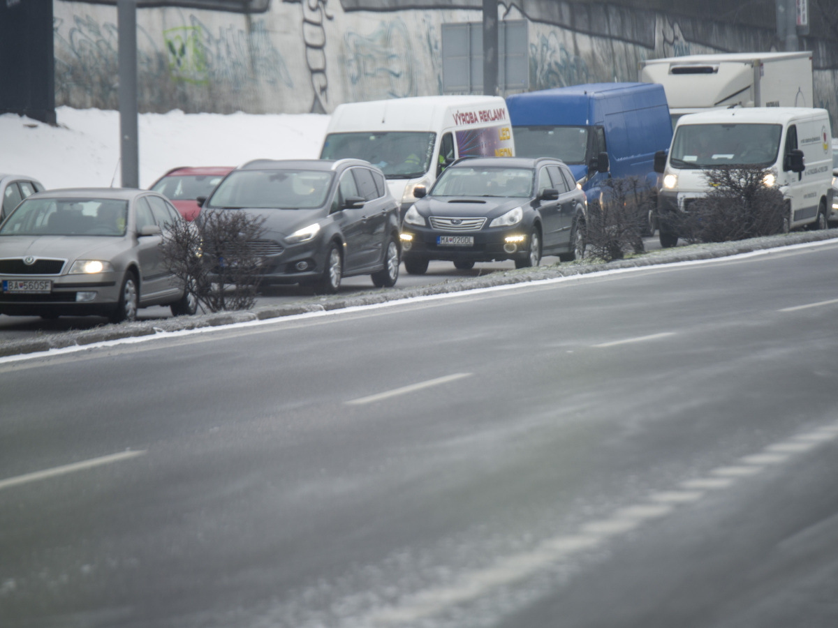 SR Bratislava Počasie Doprava poladovica