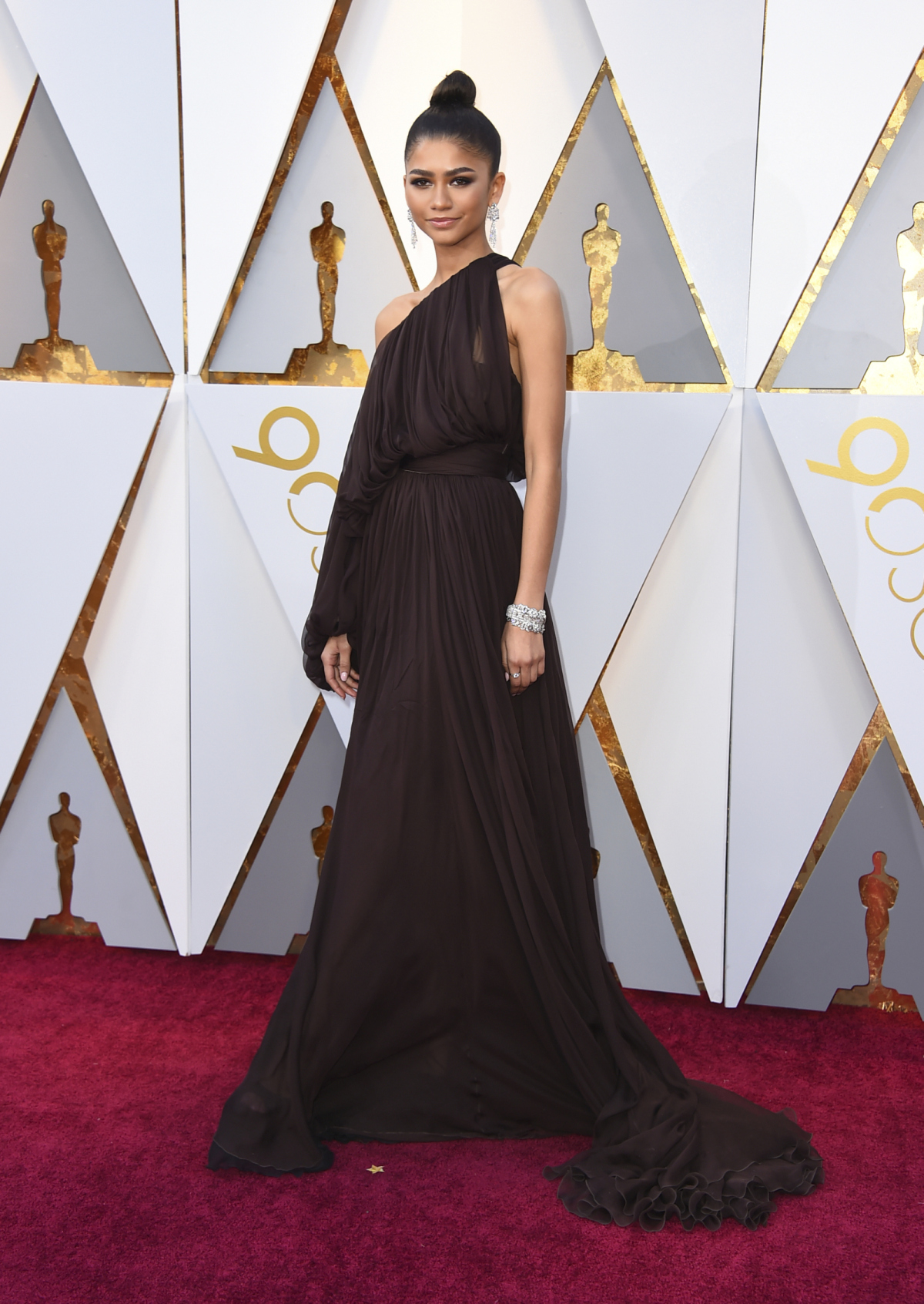 Herečka Zendaya v kreácii Giambattista Valli Couture.