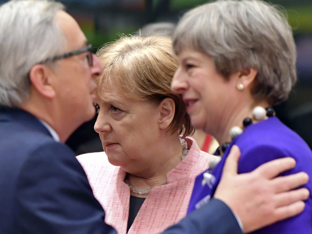 merkelová eu mayová juncker