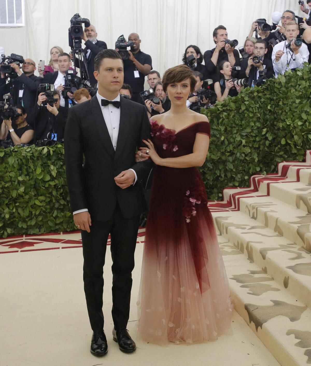 Herečka Scarlett Johansson v šatách z dielne Marchesa. 