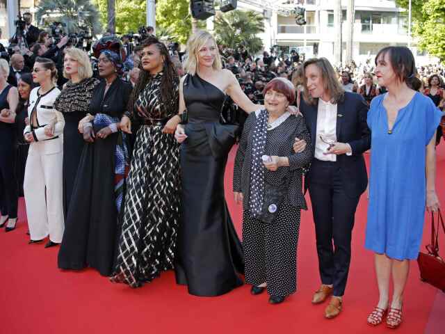 Kristen Stewart, Lea Seydoux, Khadja Nin a Ava DuVernay, jej prezidentka Cate Blanchett a režisérka Agnes Varda