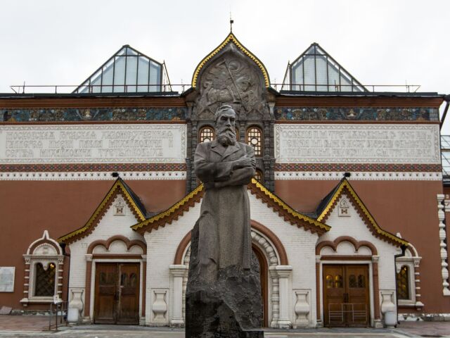 Russia Painting Vandalized