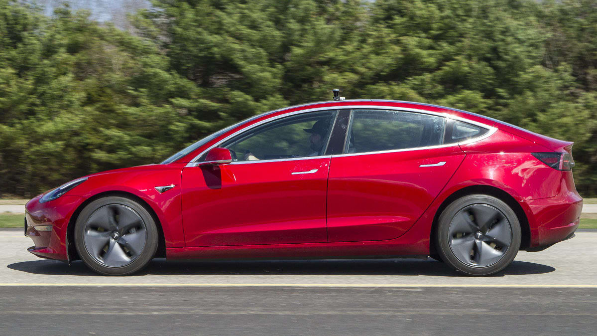 Je to neuveriteľné, ale Tesla 3 sa stala v Rakúsku za marec najpredávanejším autom bez ohľadu na druh pohonu. Golf bol až štvrtý.