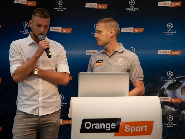 Orange Sport, Orange
