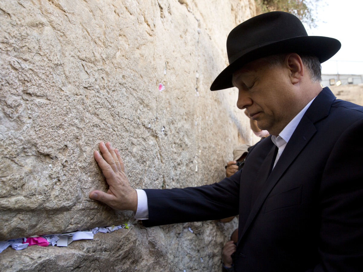 Izrael, Orban, Múr nárekov