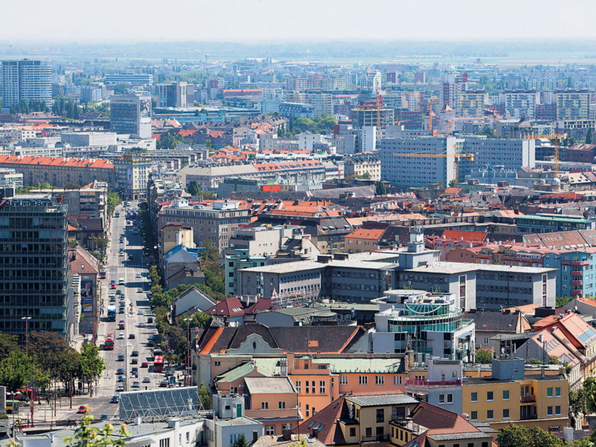 Bratislava, mesto, panoráma, byty, dsomy, pozemky