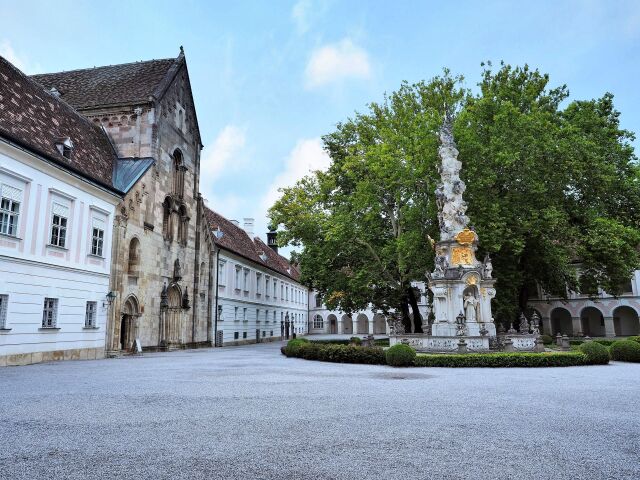 V kostole kláštora Heiligenkreuz je organ s menom Franza Schuberta.
