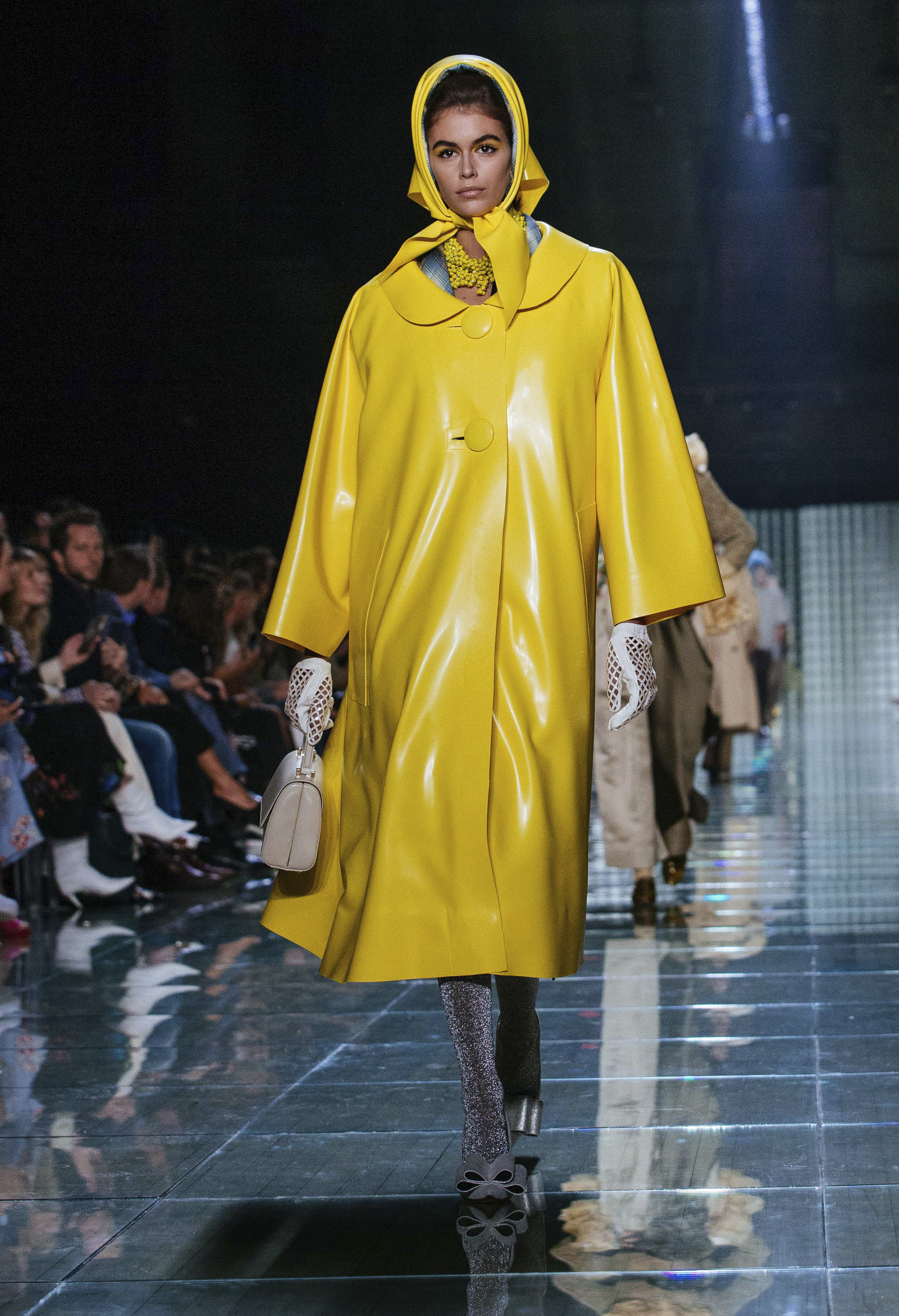 Topmodelka Kaia Gerber v kreácii Marc Jacobs z kolekcie Jar/Leto 2019.