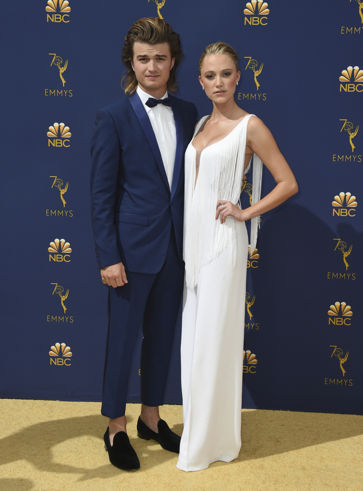 Herec Joe Keery a jeho priateľka Maika Monroe.