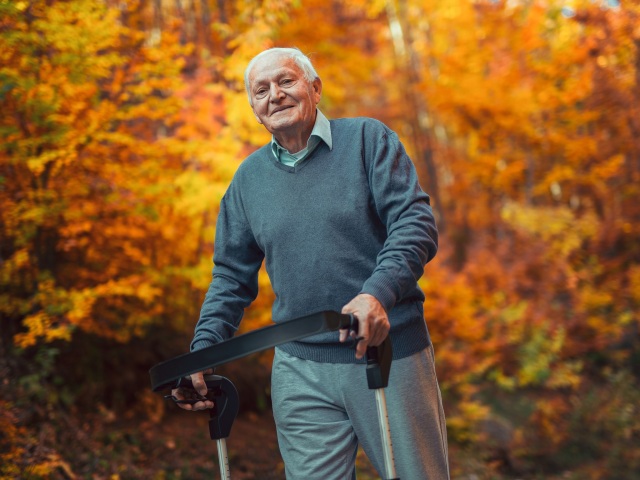 dôchodca, muž, senior, kosenie