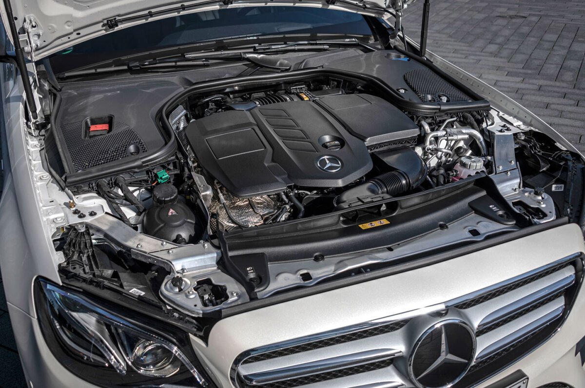 Mercedes-Benz  300 de - plug-in hybrid diesel