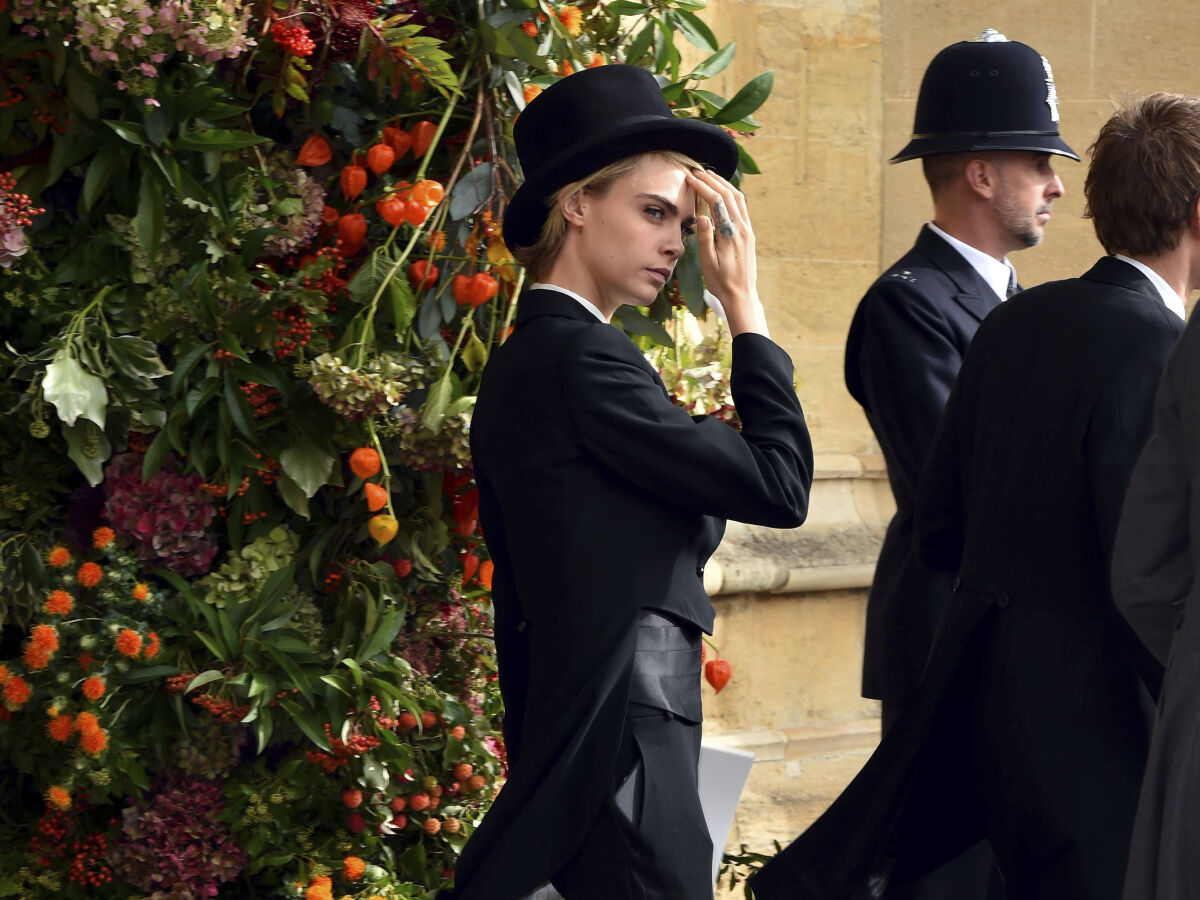 Modelka Cara Delevingne na svadbe princeznej Eugenie.